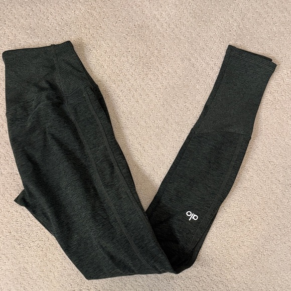 ALO Yoga Pants - ALO Yoga Lounge
